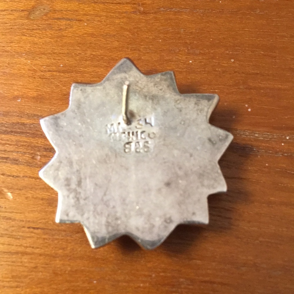 VINTAGE SILVER TAXCO/MEXICO SUN STUDS. - Picture 3 of 4